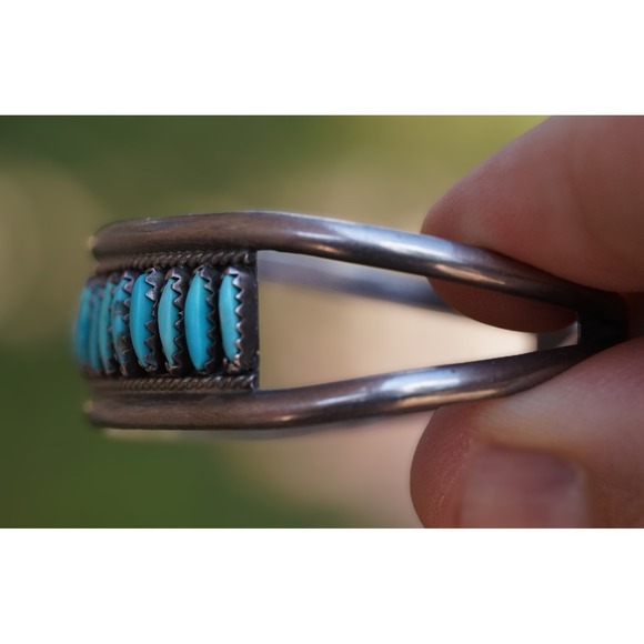 Valentino & Matilda Banteah - Zuni Native Sterling Silver Needle Point Bracelet - Picture 4 of 8